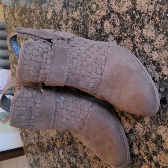 Universal Thread suede open back bootie taupe size 11 - Picture 2 of 6